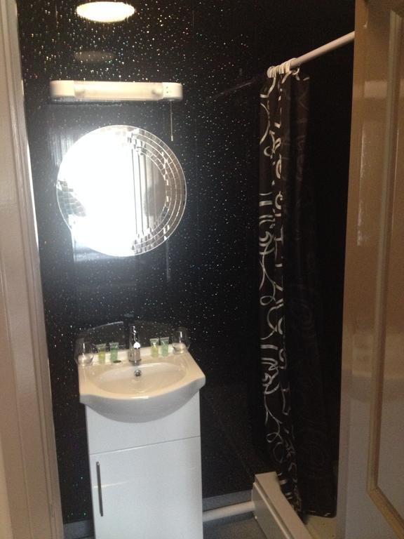 مبيت وإفطار Tredegar Coach & Horses الغرفة الصورة